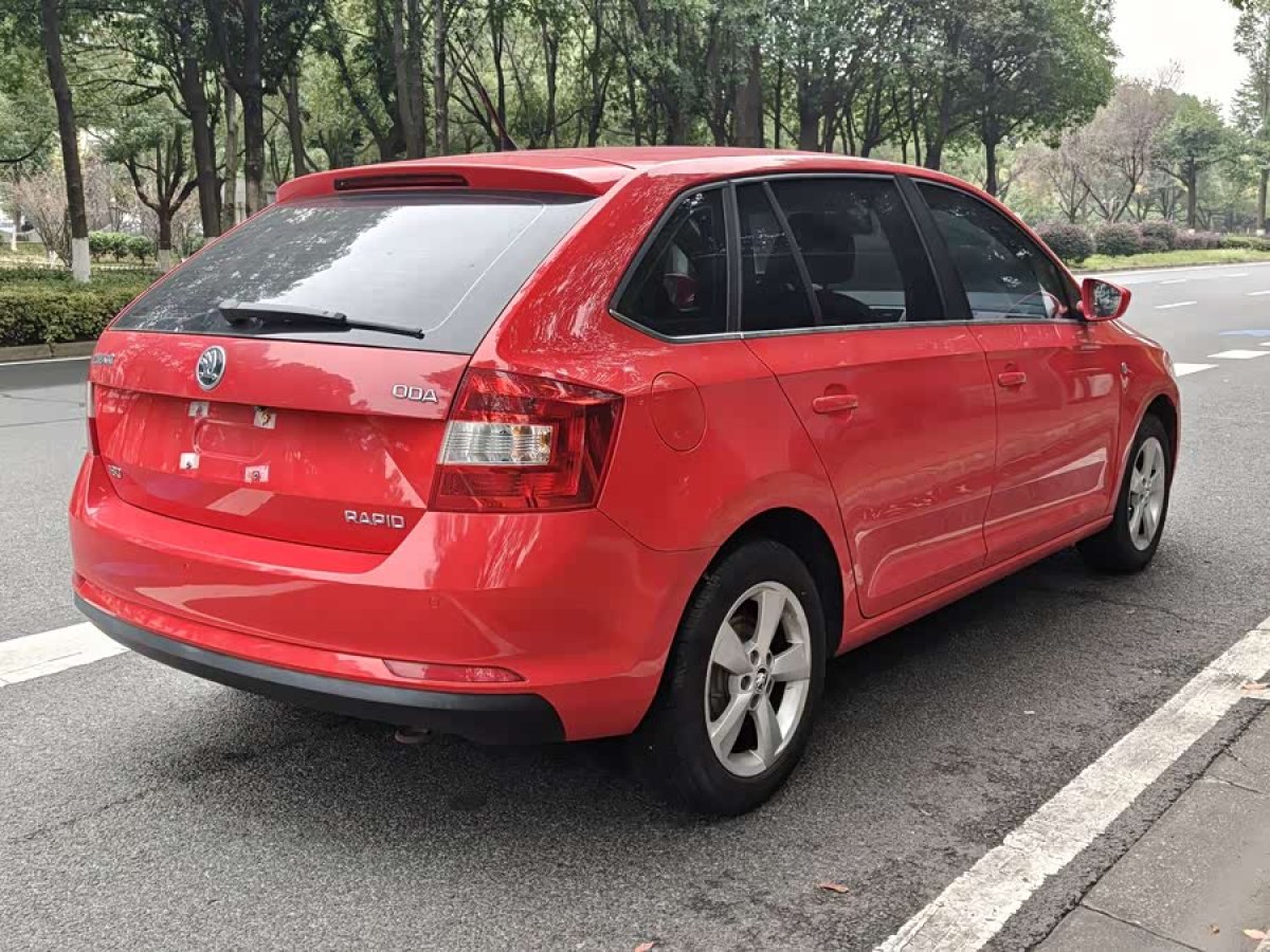 Skoda Rapid Spaceback 2016 car image #9