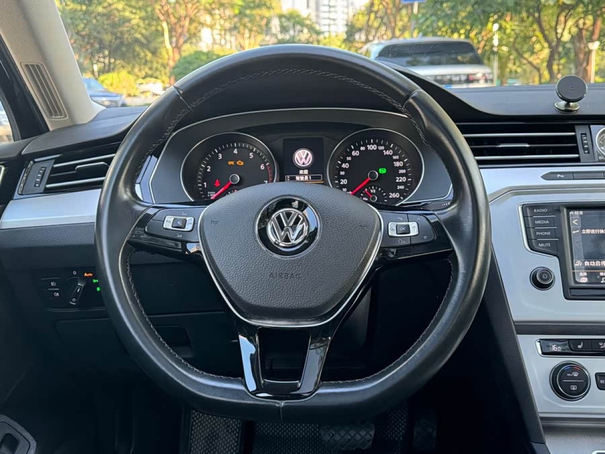 Volkswagen Passat Variant 2017 immagine di auto #9