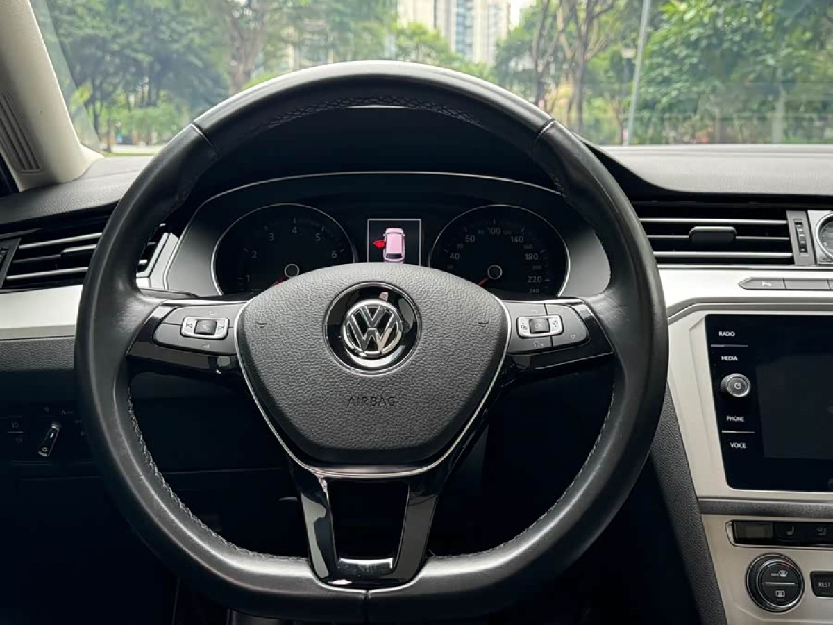 Volkswagen Passat Variant 2018 immagine di auto #9