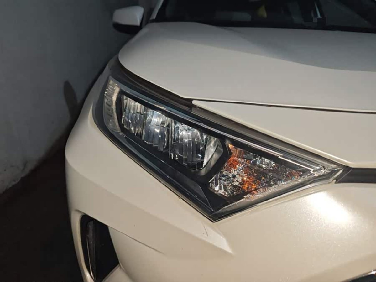 Toyota RAV4 Hybird E+ 2022 immagine di auto #9