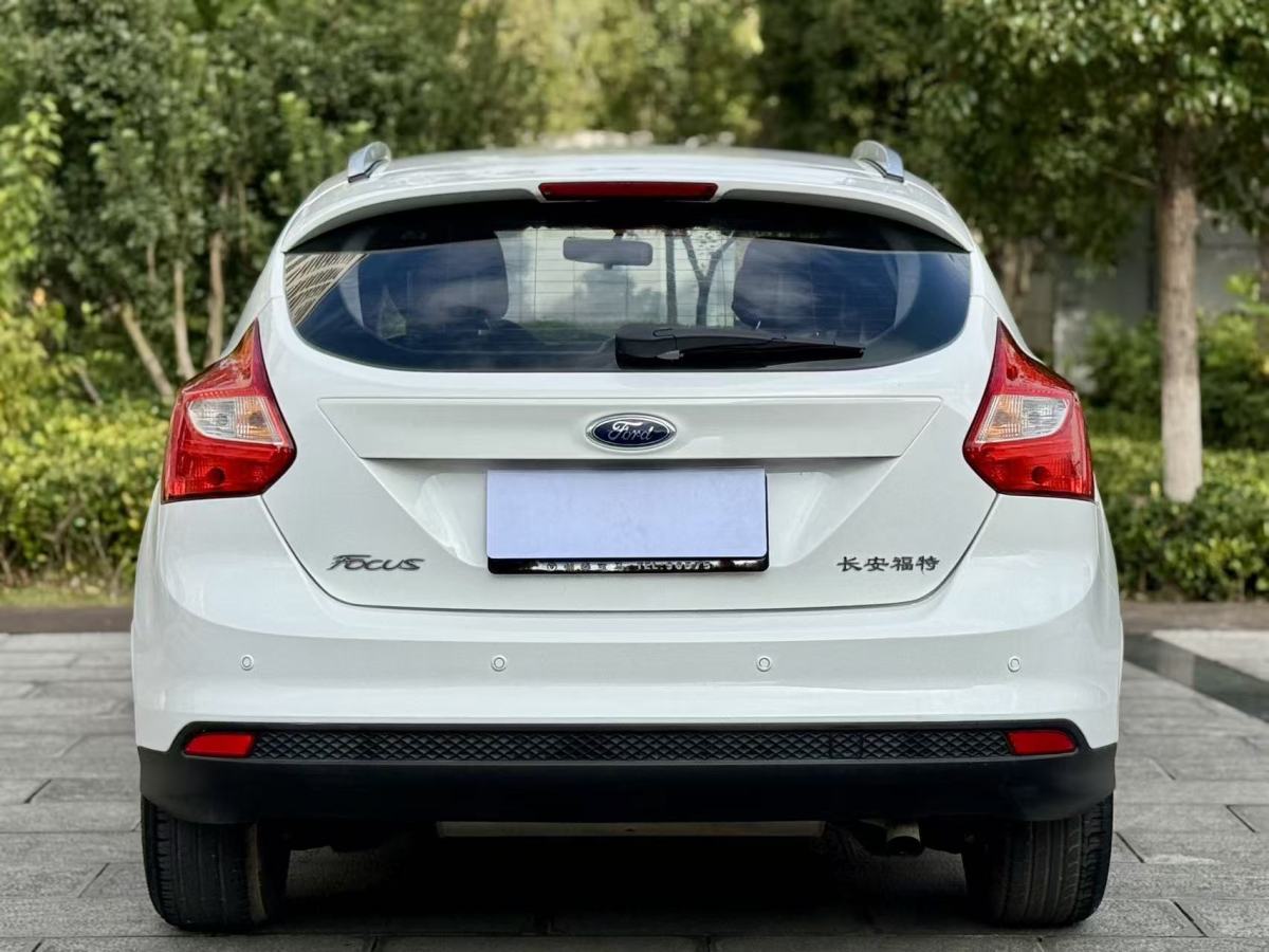 Ford Focus (Imported) 2014 #9 Ford Focus (Imported) 2014 car image #9