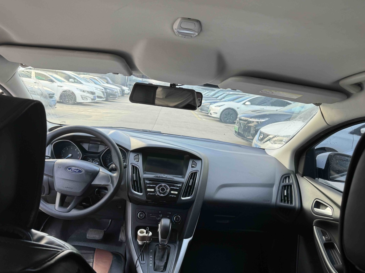 Ford Focus (Imported) 2016 صورة سيارة #9