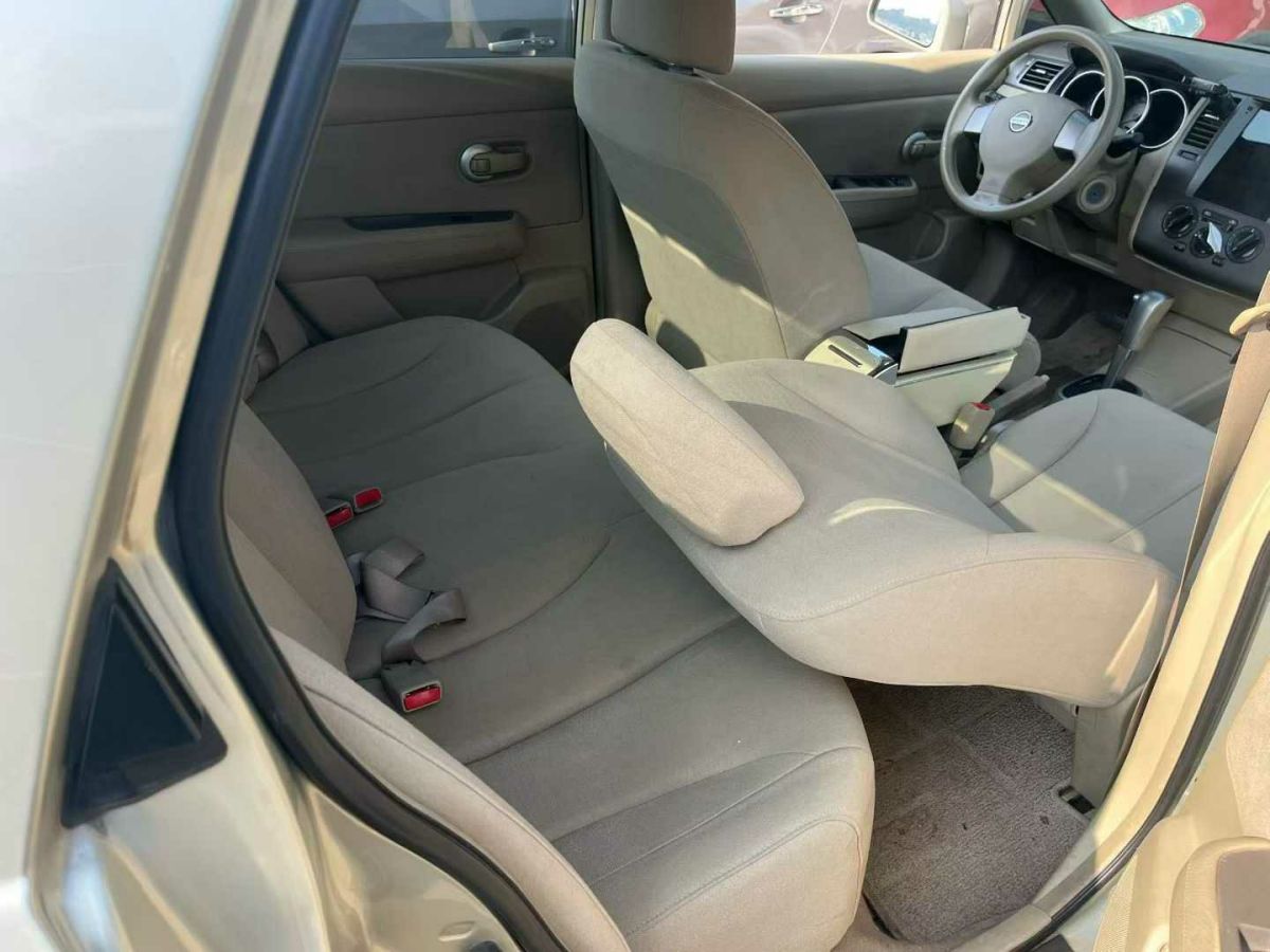 日产 颐达 2004 汽车图片 #9