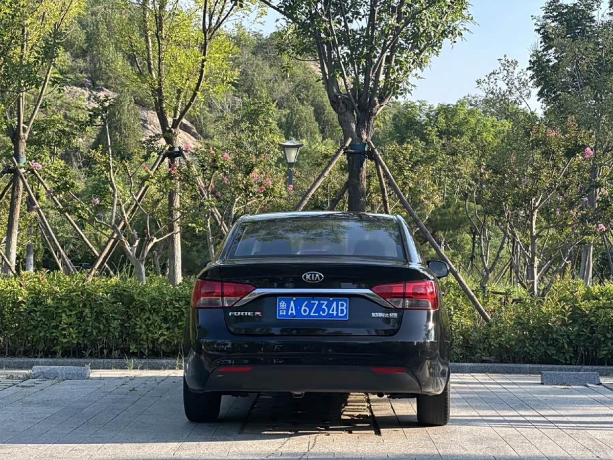 Kia Forte 2014 car image #9