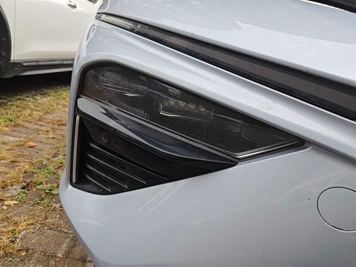 哪吒汽车 哪吒S 2023 汽车图片 #9