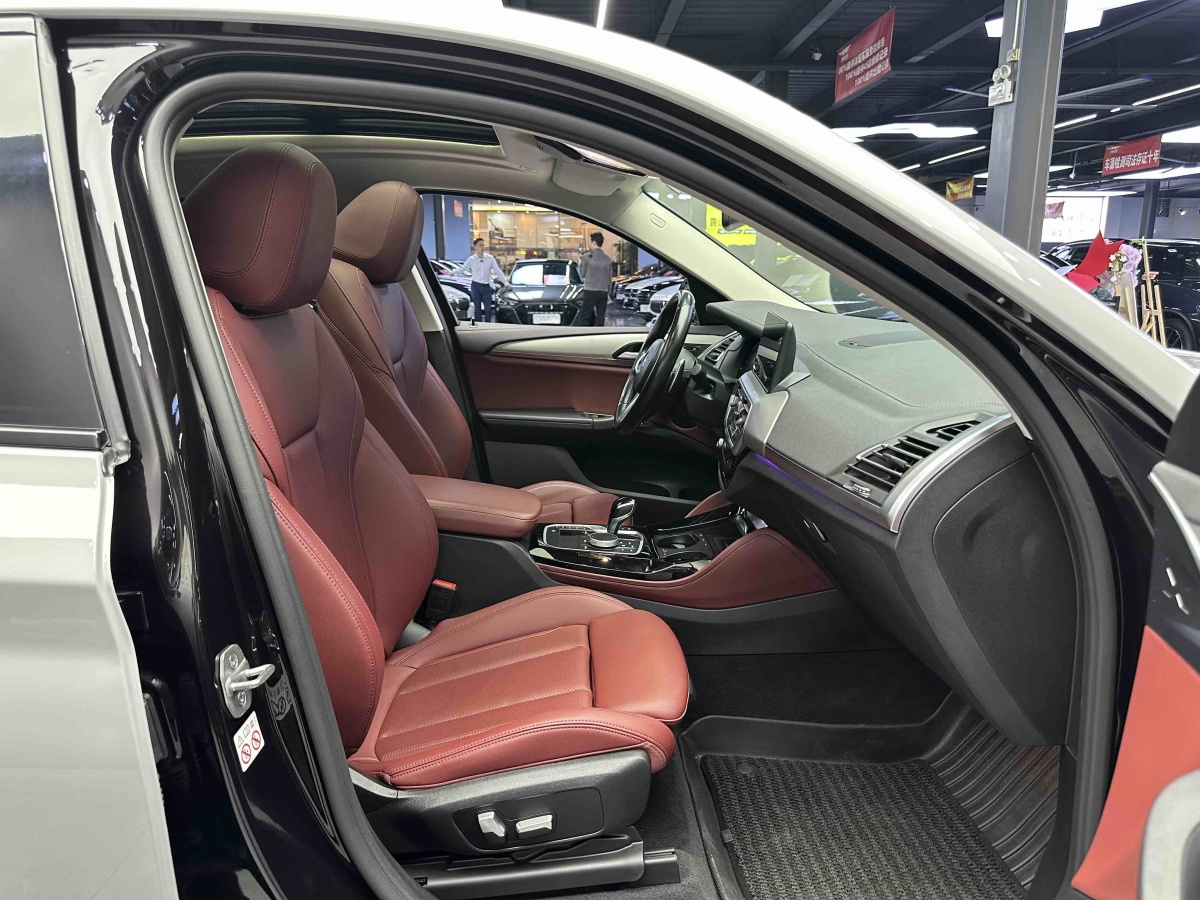 BMW X4 M 2021 car image #9