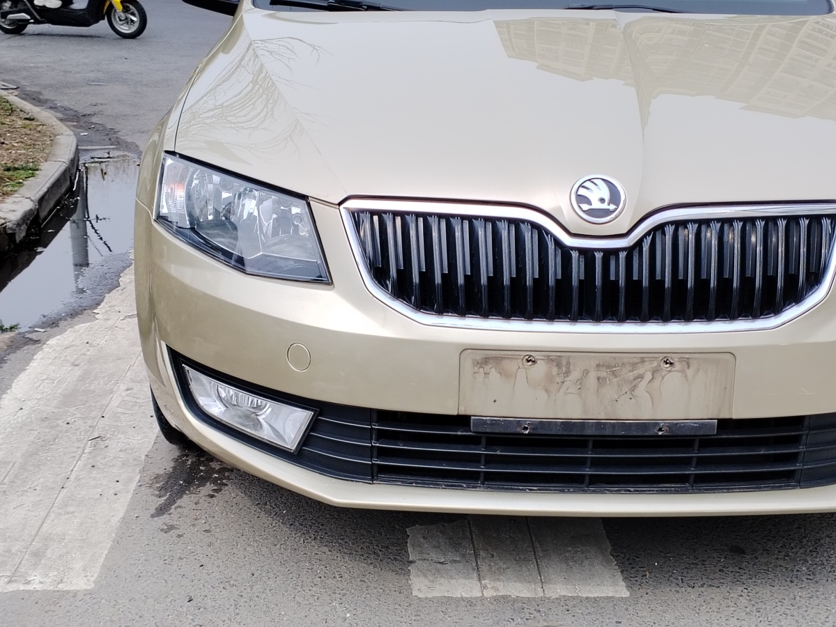 Skoda Octavia (Imported) 2015 car image #9