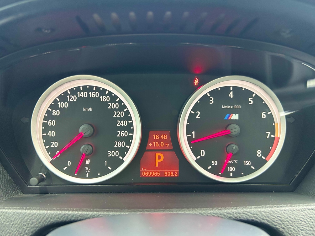 BMW X5 M 2010 car image #9