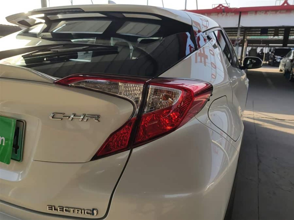 Toyota C-HR EV 2021 immagine di auto #9