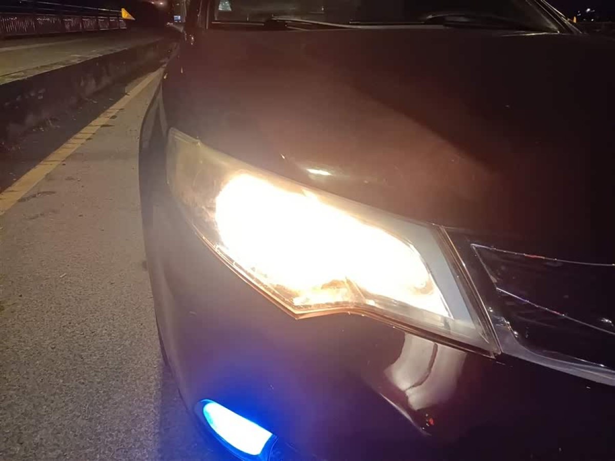 BYD SiRui 2013 imagem de carro #9