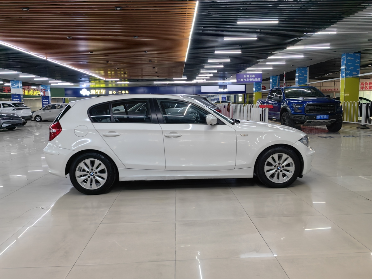 BMW 1 Series (Imported) 2011 car image #9