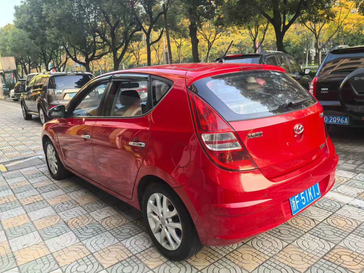 Hyundai i30 2010 #9 Hyundai i30 2010 car image #9