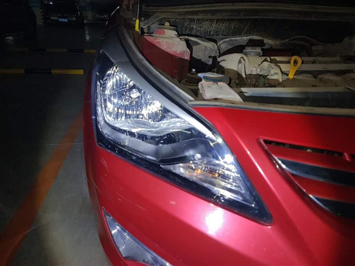 Hyundai Reina Hatchback 2016 car image #9