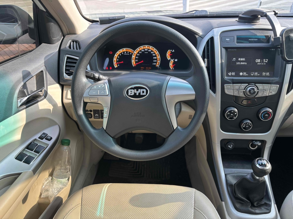 BYD F3 2014 car image #9