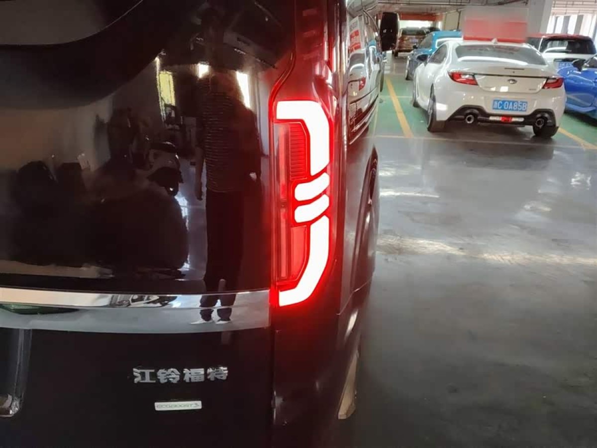 Ford Tourneo 2023 car image #9