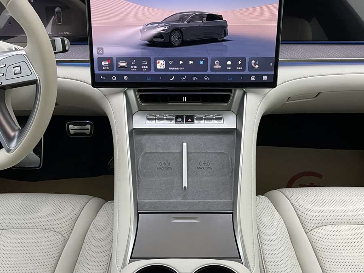 Denza Z9 2024 car image #9