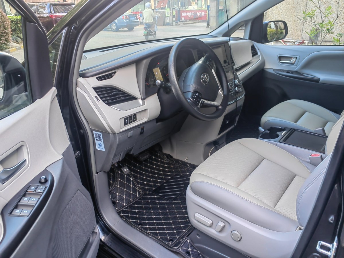 Toyota SIENNA 2015 #9 Toyota SIENNA 2015 car image #9