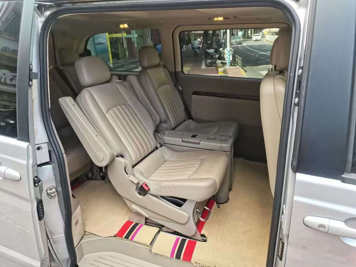 Mercedes-Benz Viano (Imported) 2012 immagine di auto #9