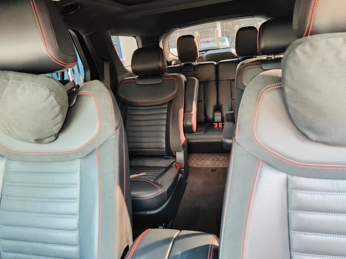 Ford Explorer 2023 immagine di auto #9