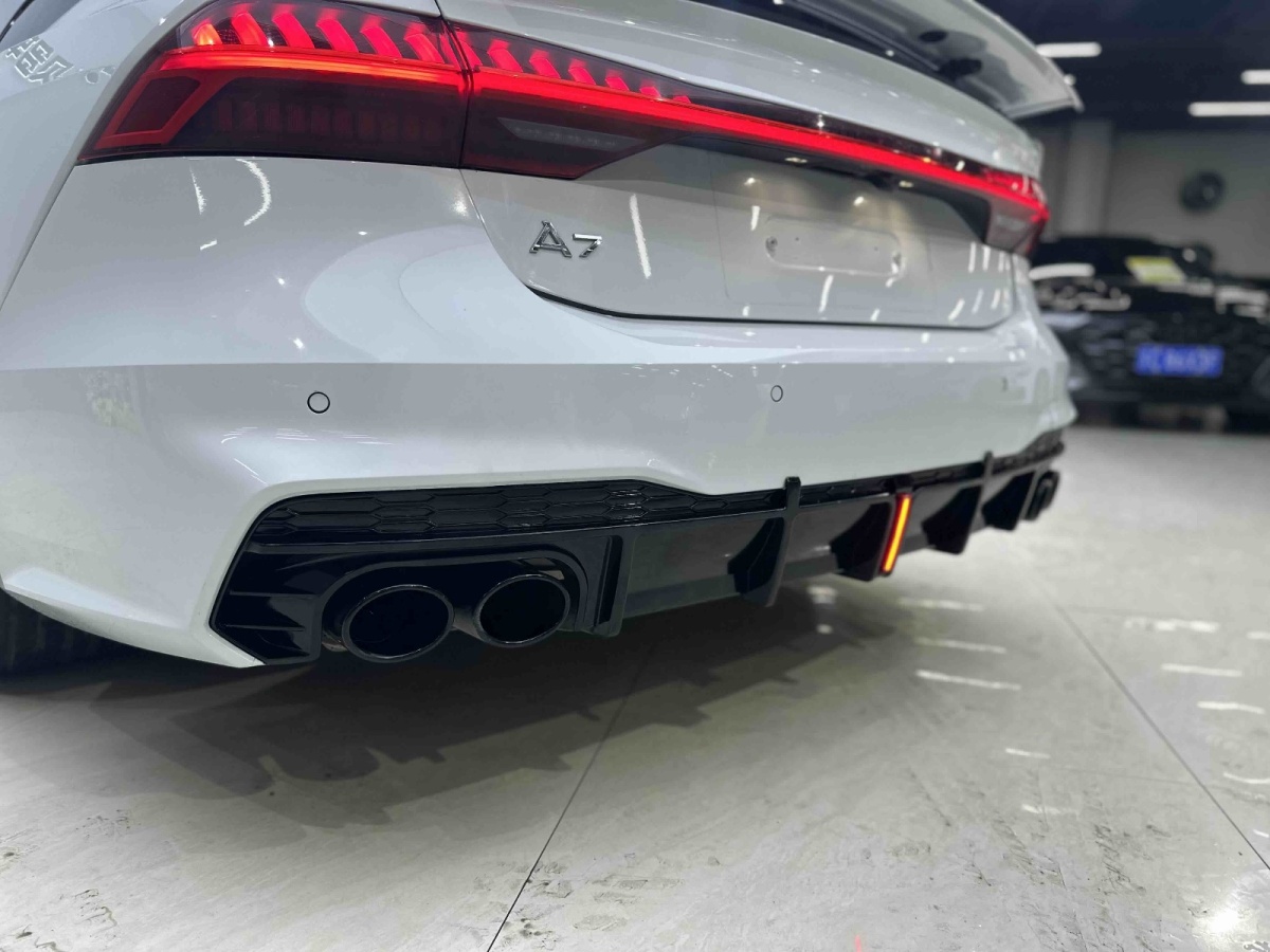 Audi A7 2021 car image #9