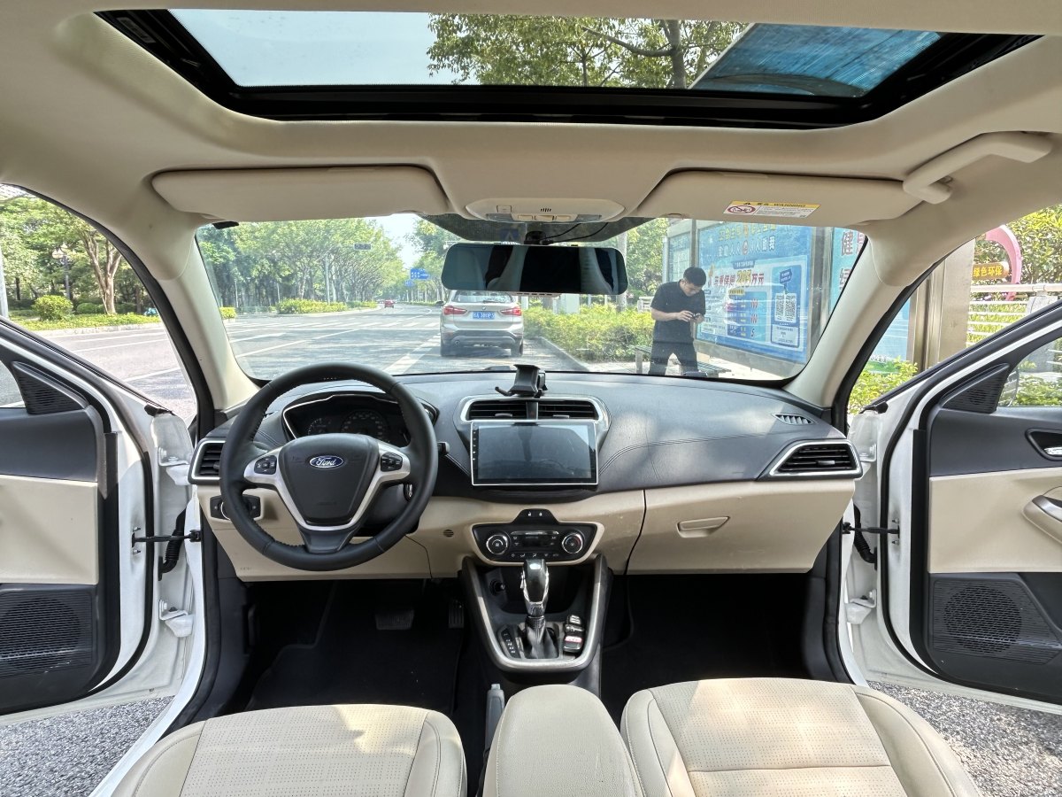 Ford Escort 2016 imagen de coche #9