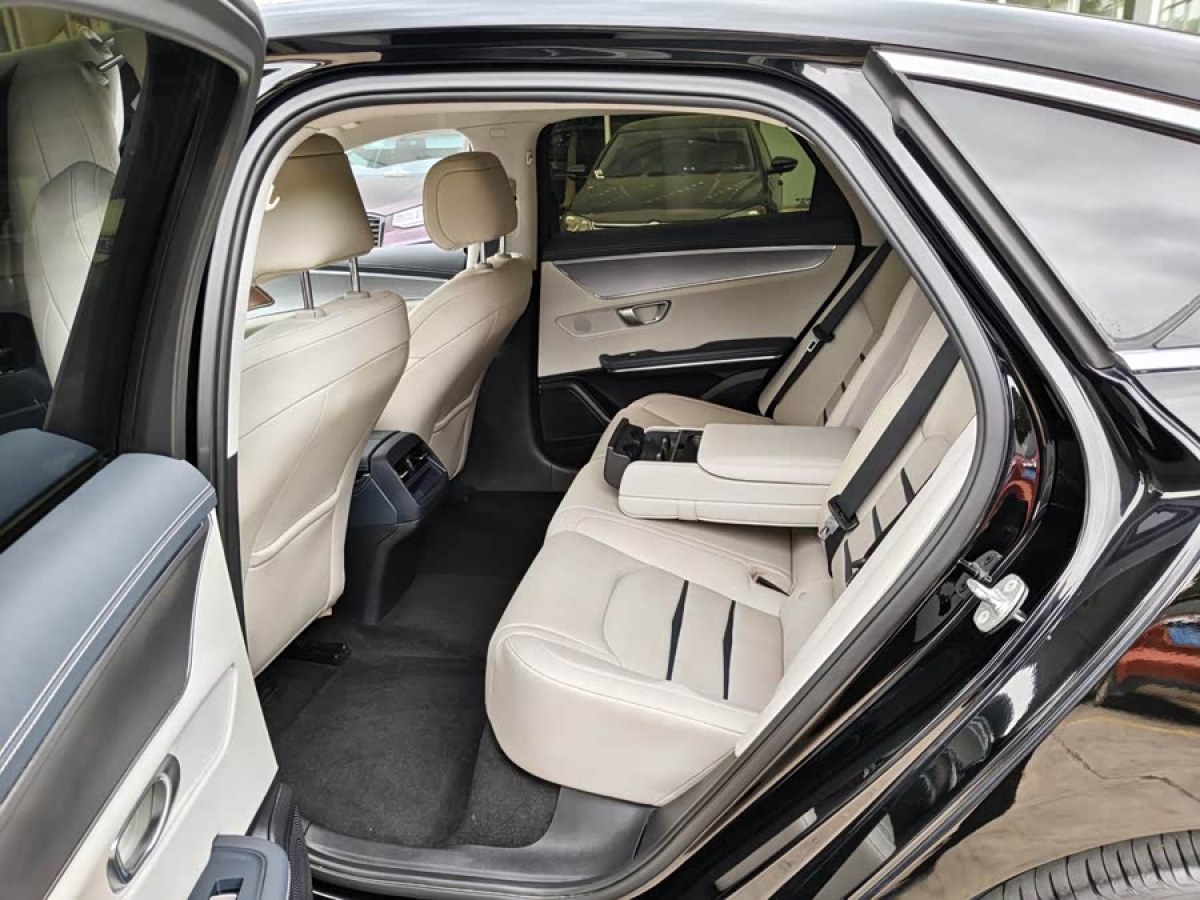 BYD e9 2021 immagine di auto #9