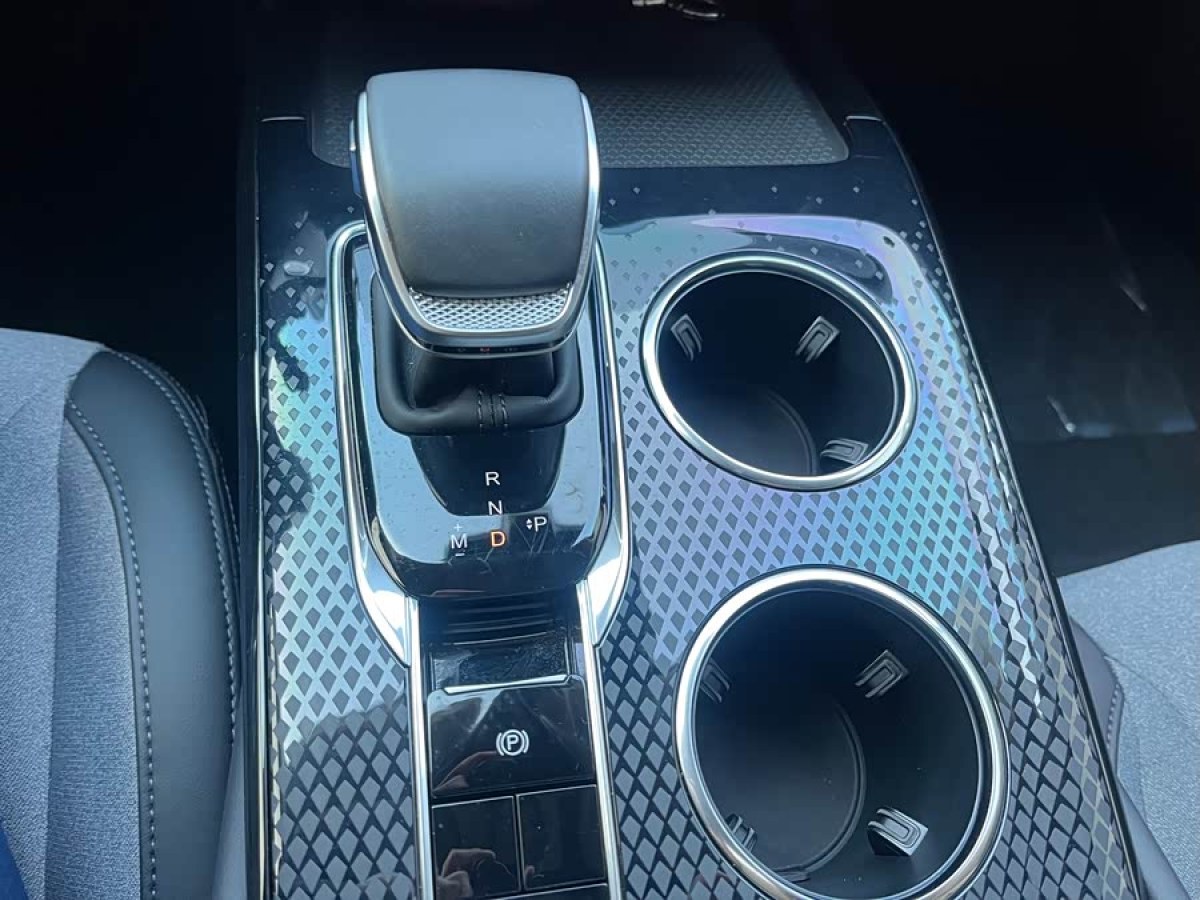 HongQi HS3 2024 imagem de carro #9