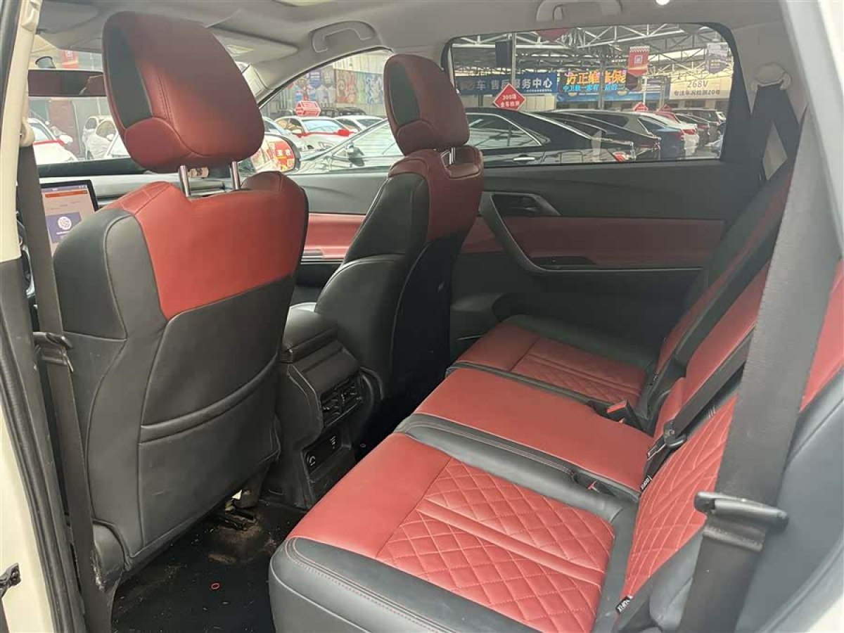 Forthing T5 L 2020 car image #9