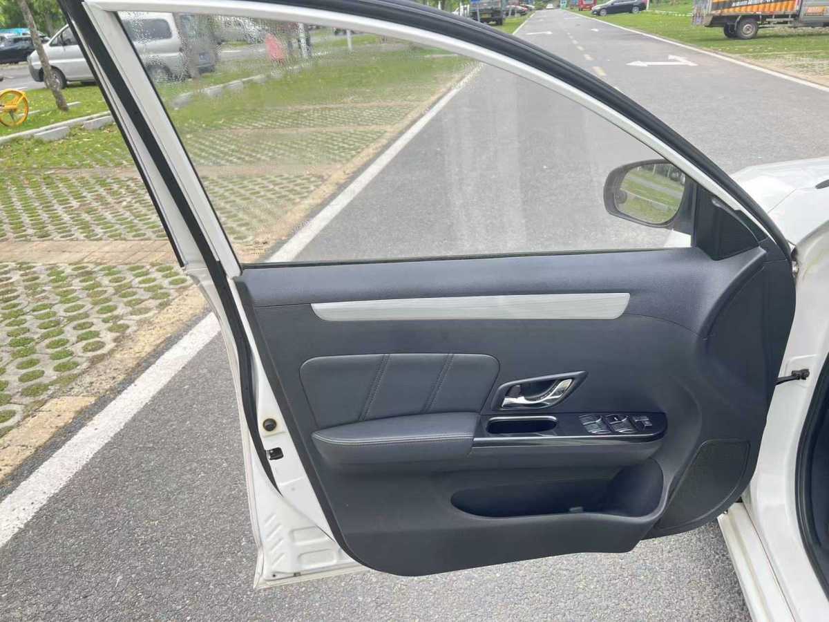 Forthing JOYEAR S50 2015 immagine di auto #9