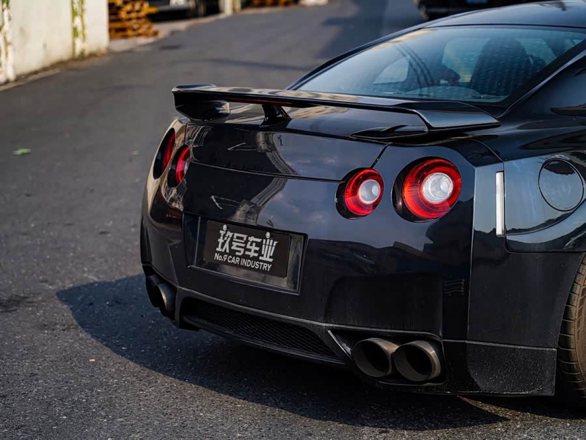 日产 日产GT-R 2010 汽车图片 #9
