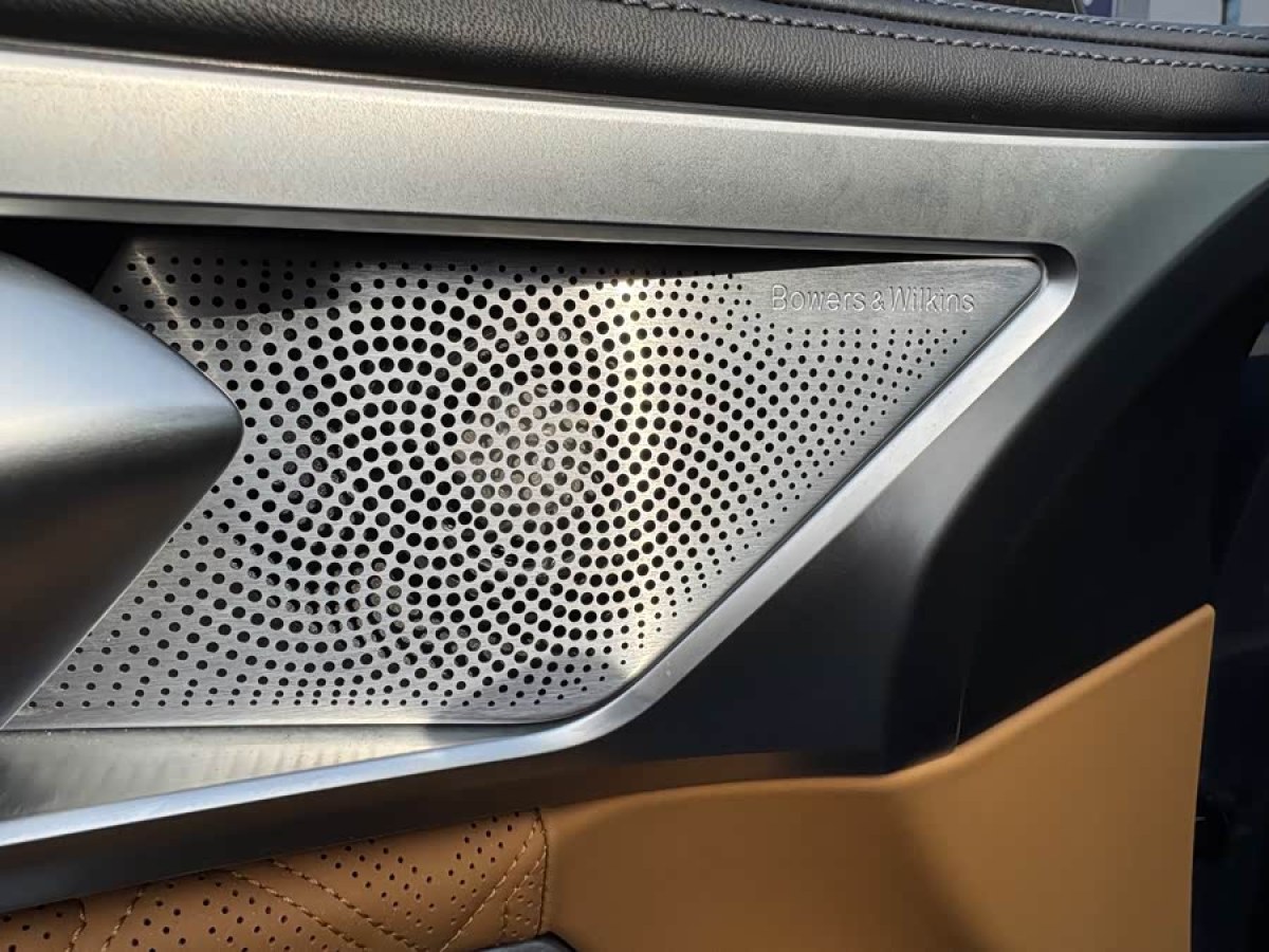 BMW M8 2021 car image #9