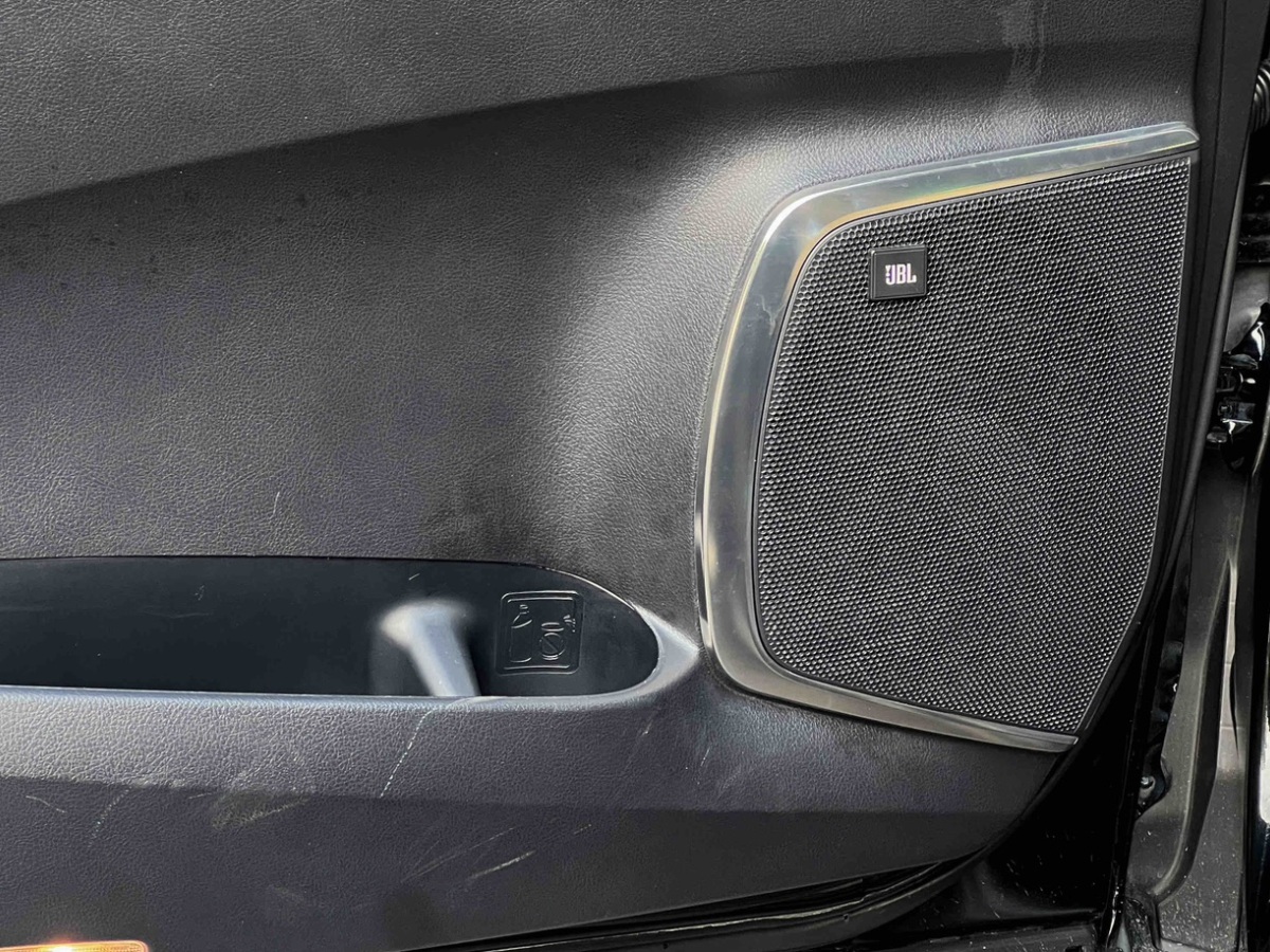 Toyota Alphard 2023 изображение автомобиля #9