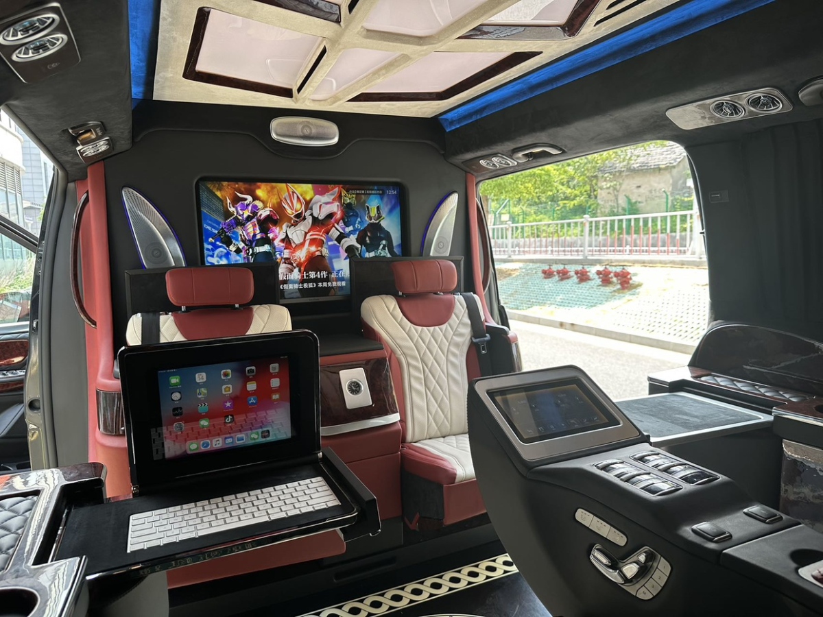 Mercedes-Benz V Class 2019 car image #9