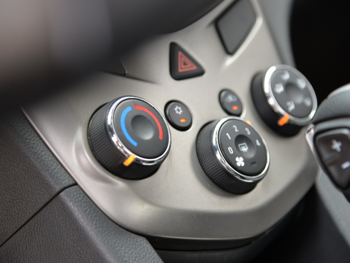 雪佛兰 爱唯欧 2011 汽车图片 #9