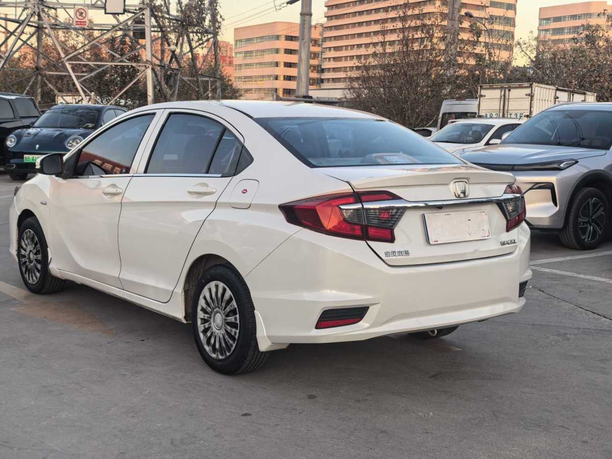 Honda Greiz 2016 изображение автомобиля #9