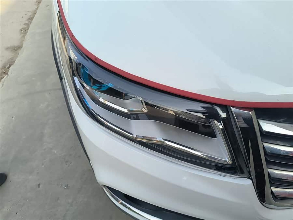 Forthing SX6 2016 car image #9