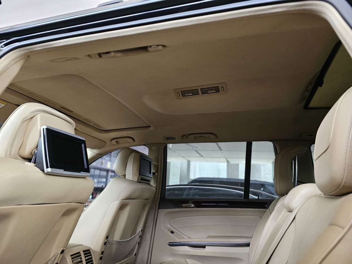 Mercedes-Benz GL Class 2012 car image #9