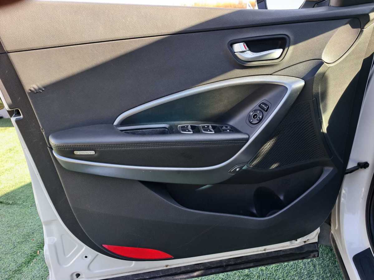 Hyundai Santa Fe 2014 #9 Hyundai Santa Fe 2014 car image #9