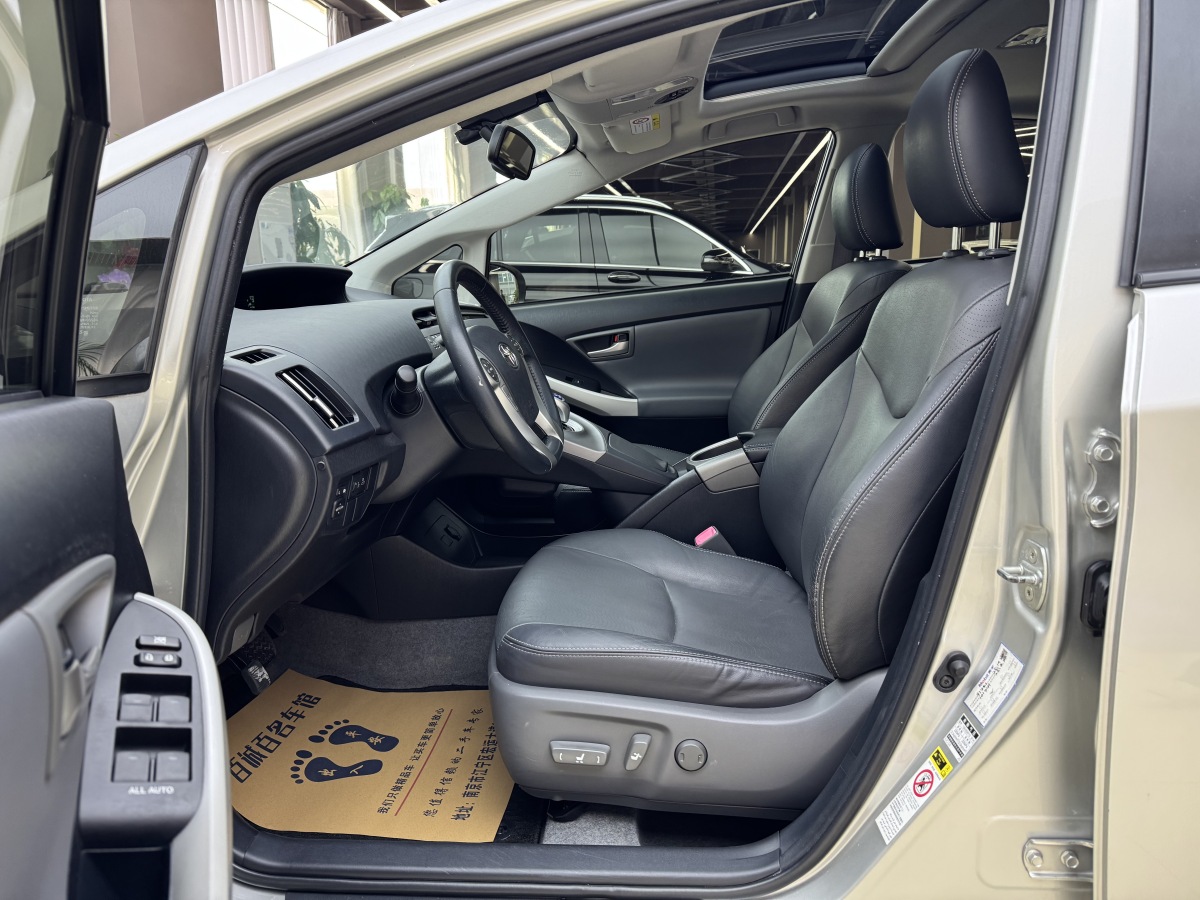 Toyota Prius 2014 immagine di auto #9