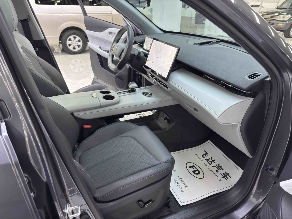 Changan UNI-Z PHEV 2025 #9 Changan UNI-Z PHEV 2025 car image #9