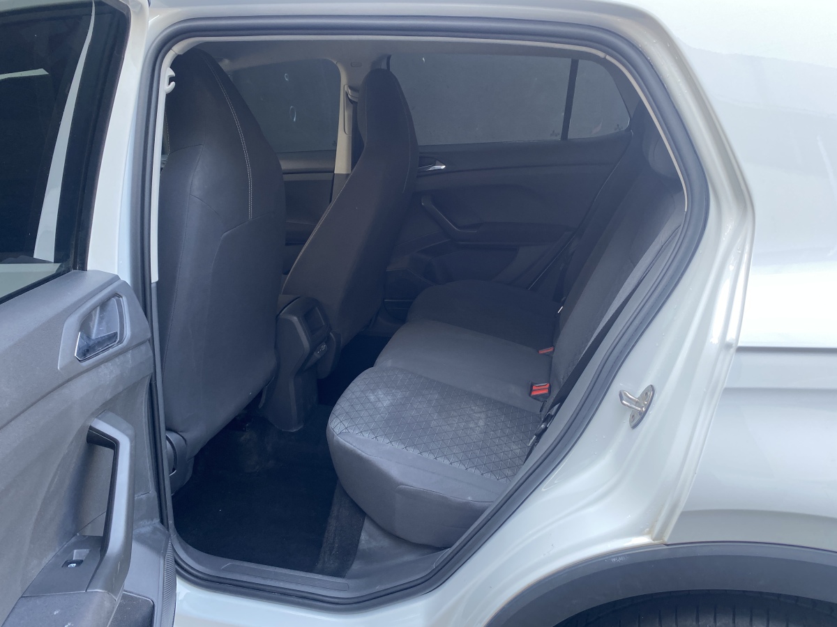 Volkswagen T-Cross 2023 car image #9