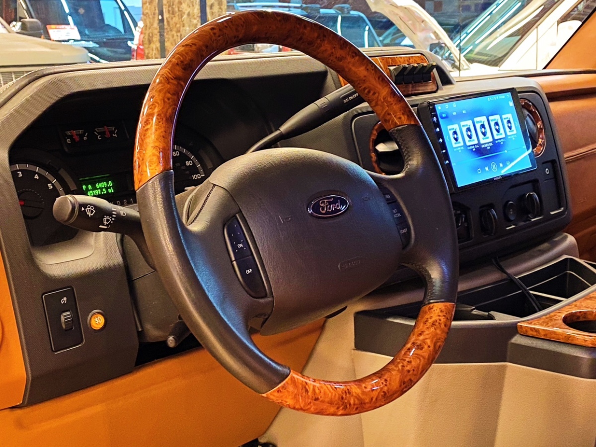 Ford 2016 car image #9