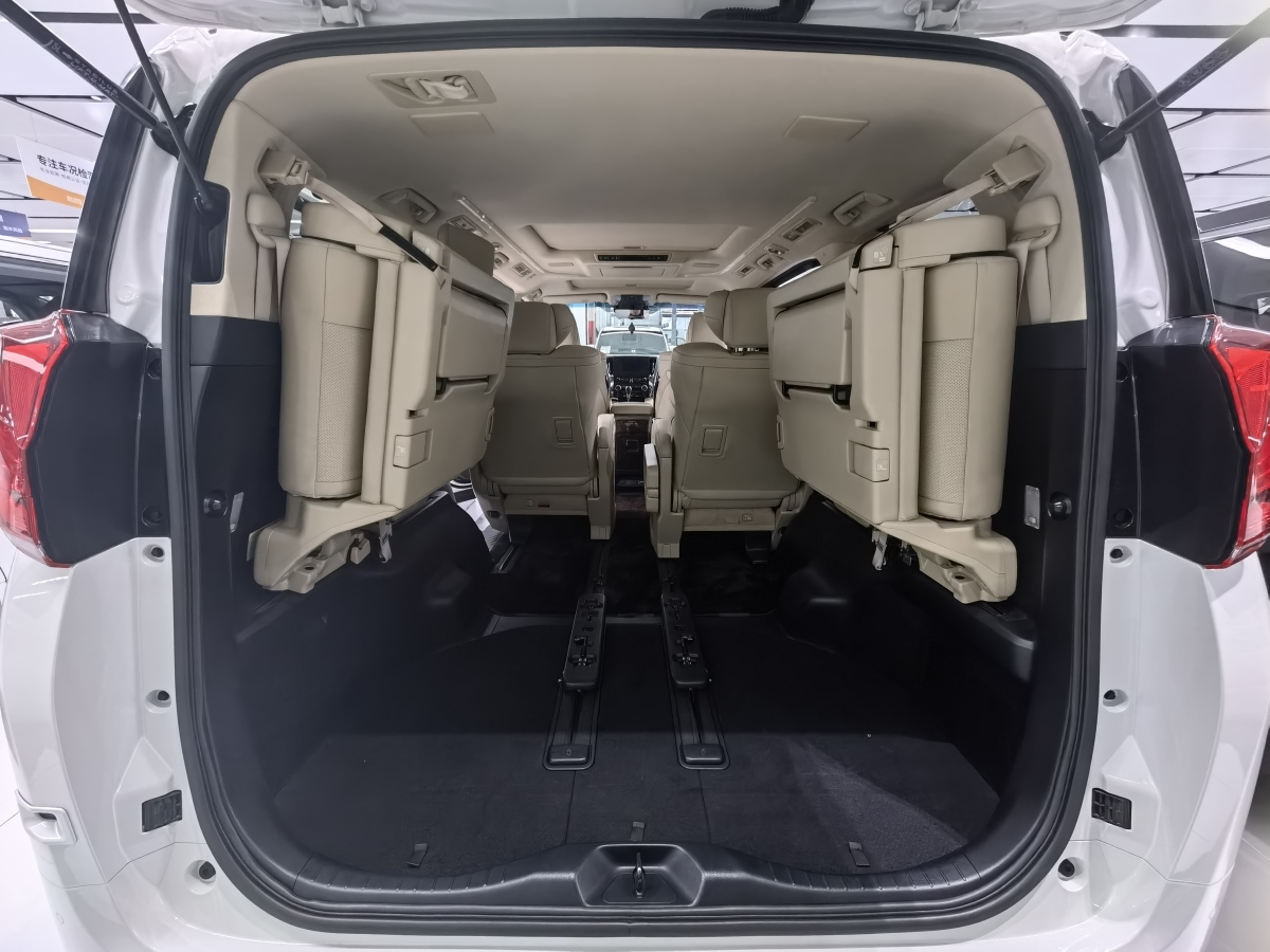 Toyota Alphard 2021 изображение автомобиля #9