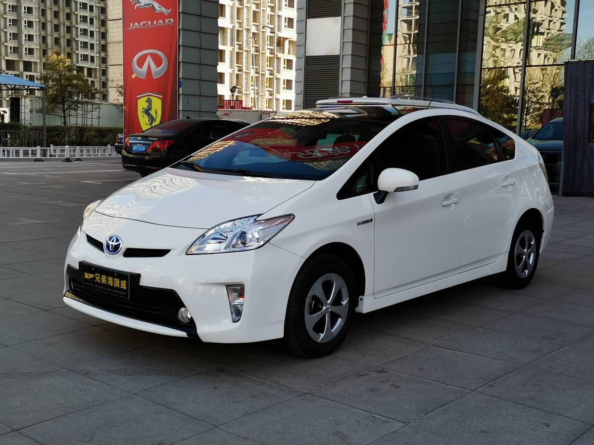 Toyota Prius 2015 car image #9