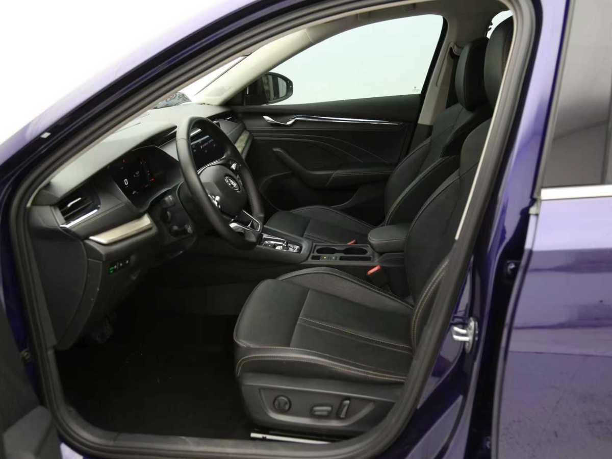 Skoda Octavia 2023 #9 Skoda Octavia 2023 car image #9