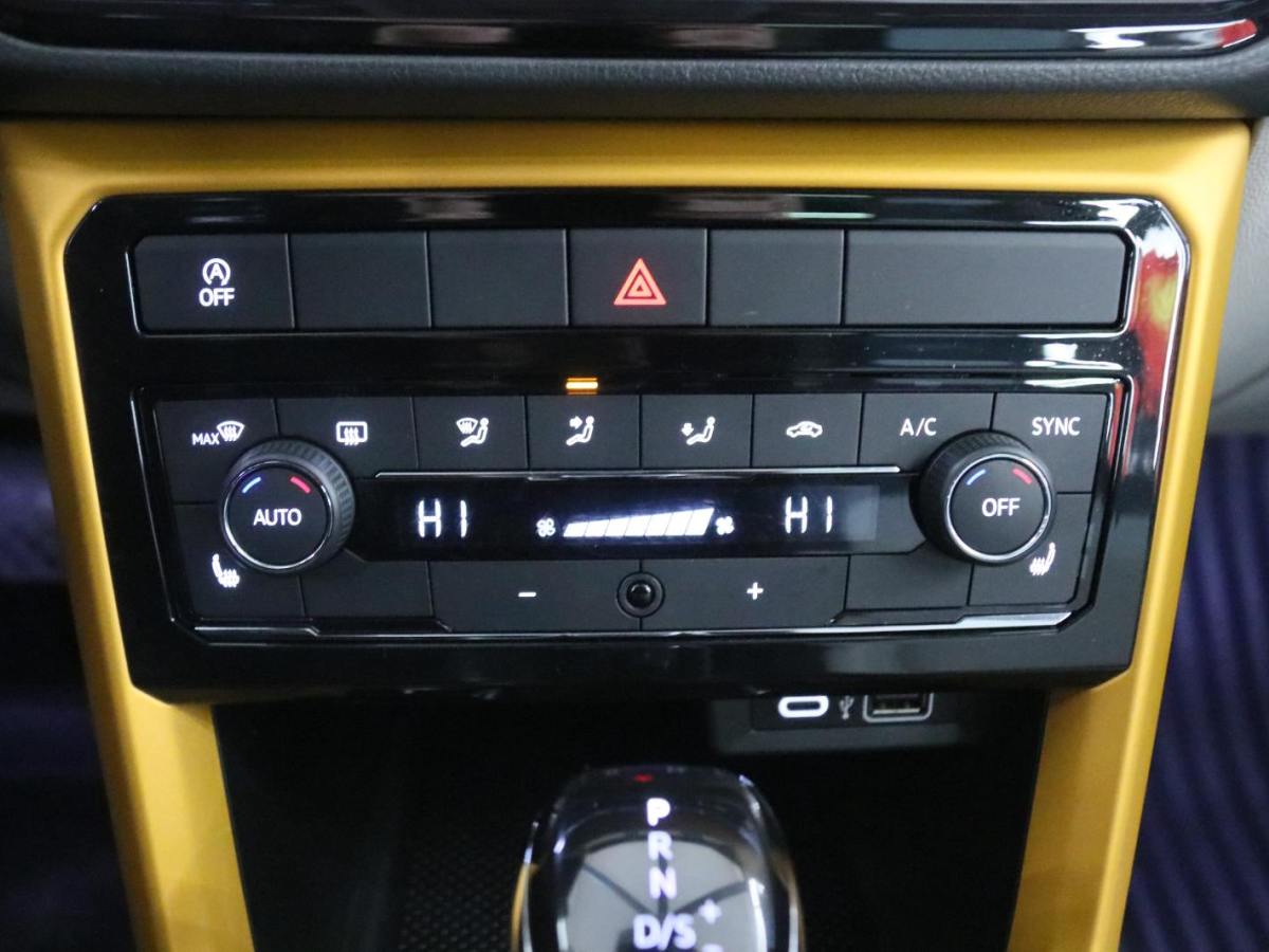 Volkswagen T-Cross 2022 car image #9