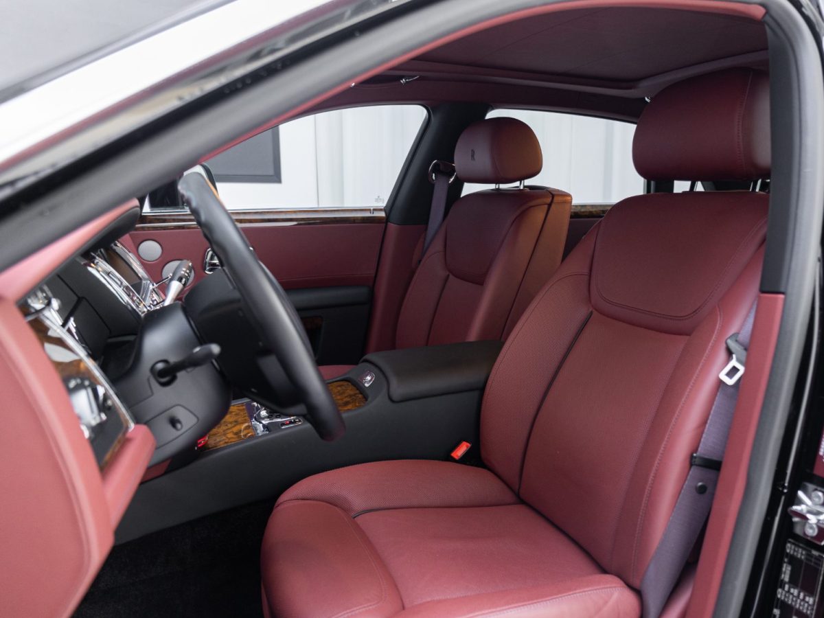 劳斯莱斯 古思特 2018 汽车图片 #9