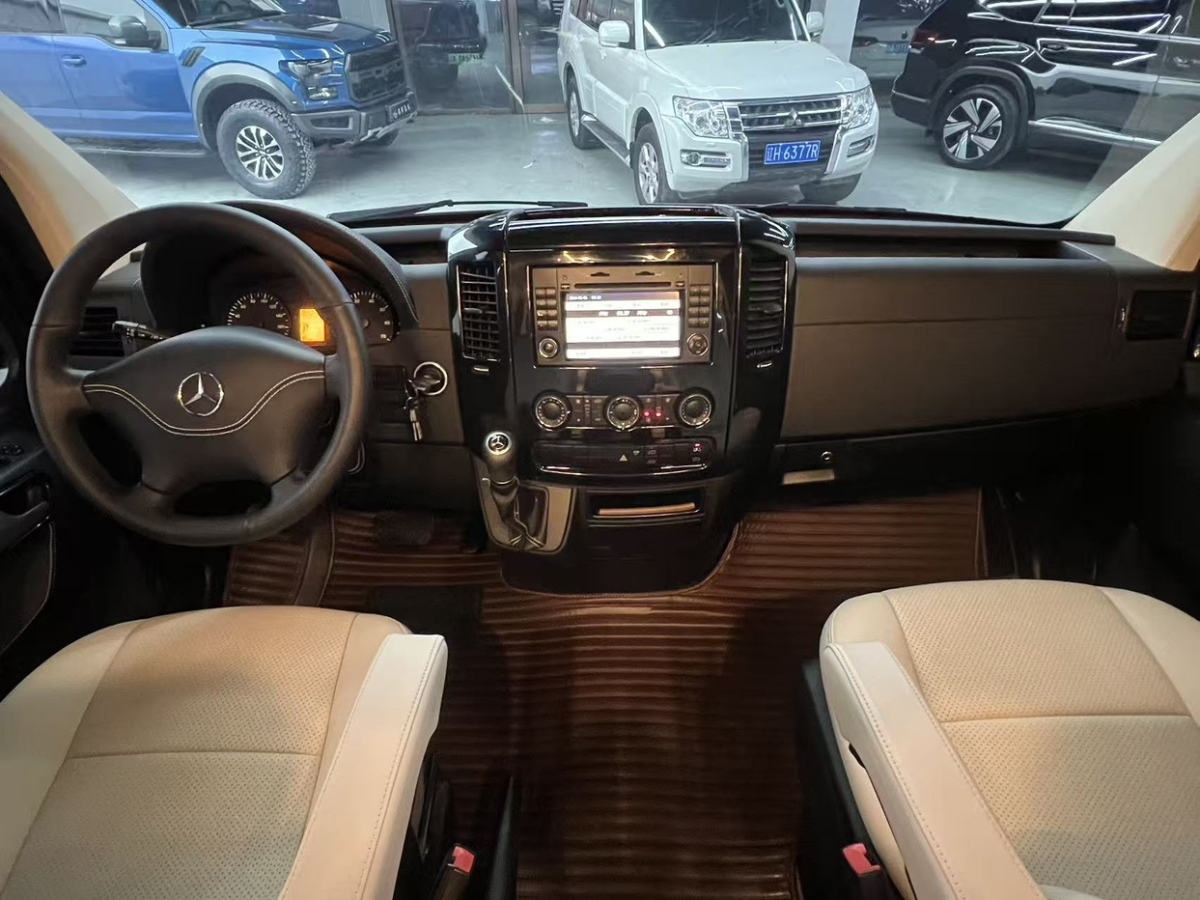 Mercedes-Benz Sprinter 2017 car image #9