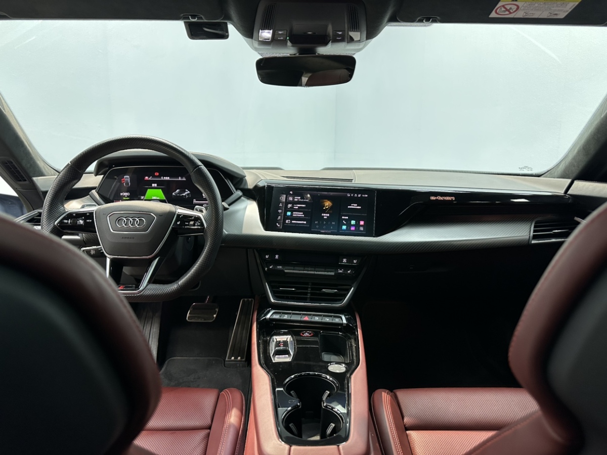 Audi RS e-tron GT 2022 #9 Audi RS e-tron GT 2022 car image #9