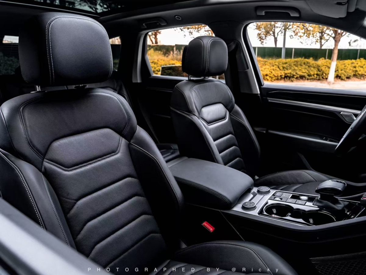 Volkswagen Touareg 2022 car image #9